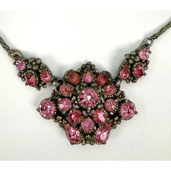 Vintage Hollycraft 1954 Pink Rhinestone Bib Necklace Floral Design Signed - Picture 2 of 6